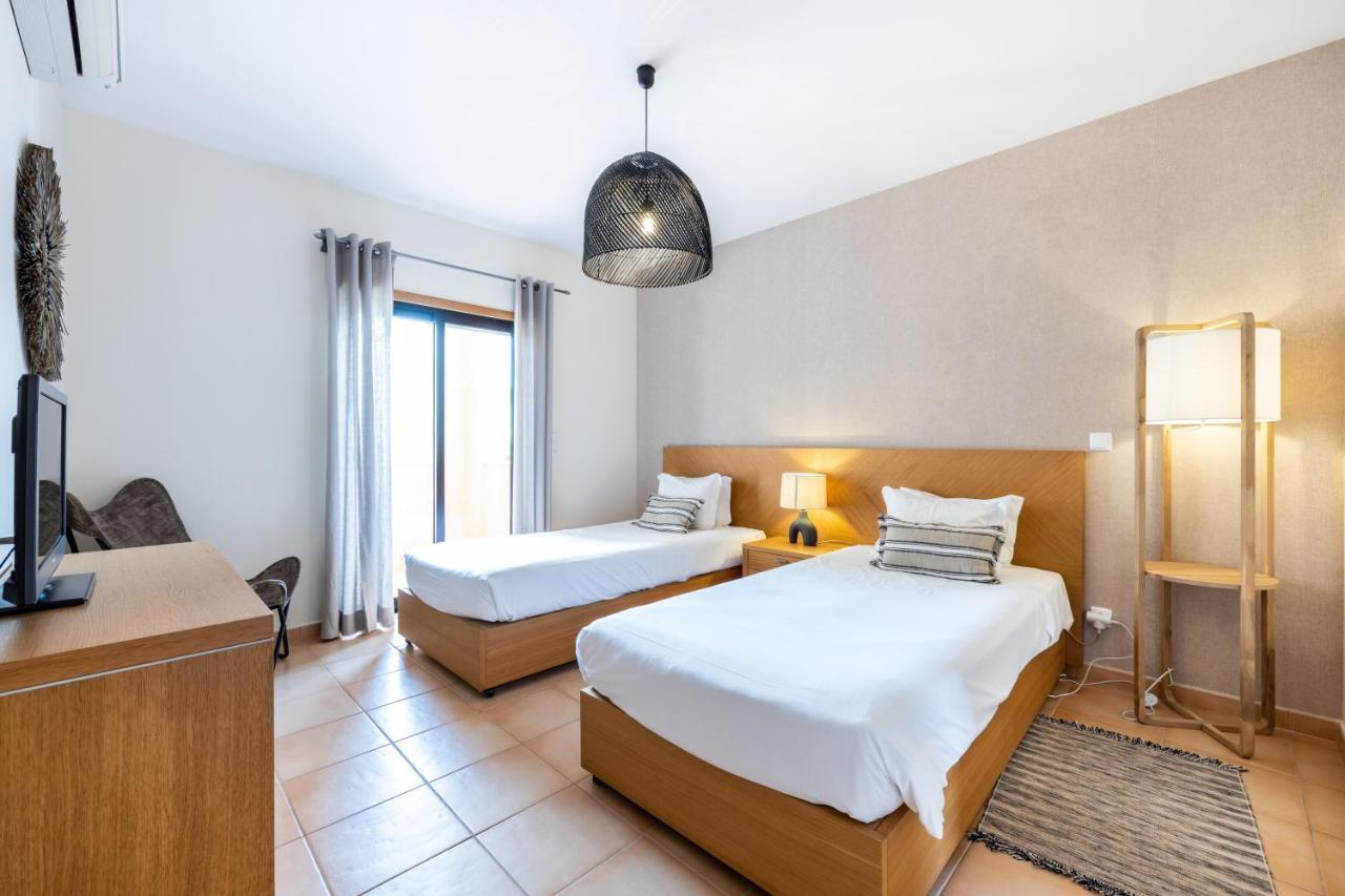 Aum Praia Da Luz Resort Apartment Ngoại thất bức ảnh